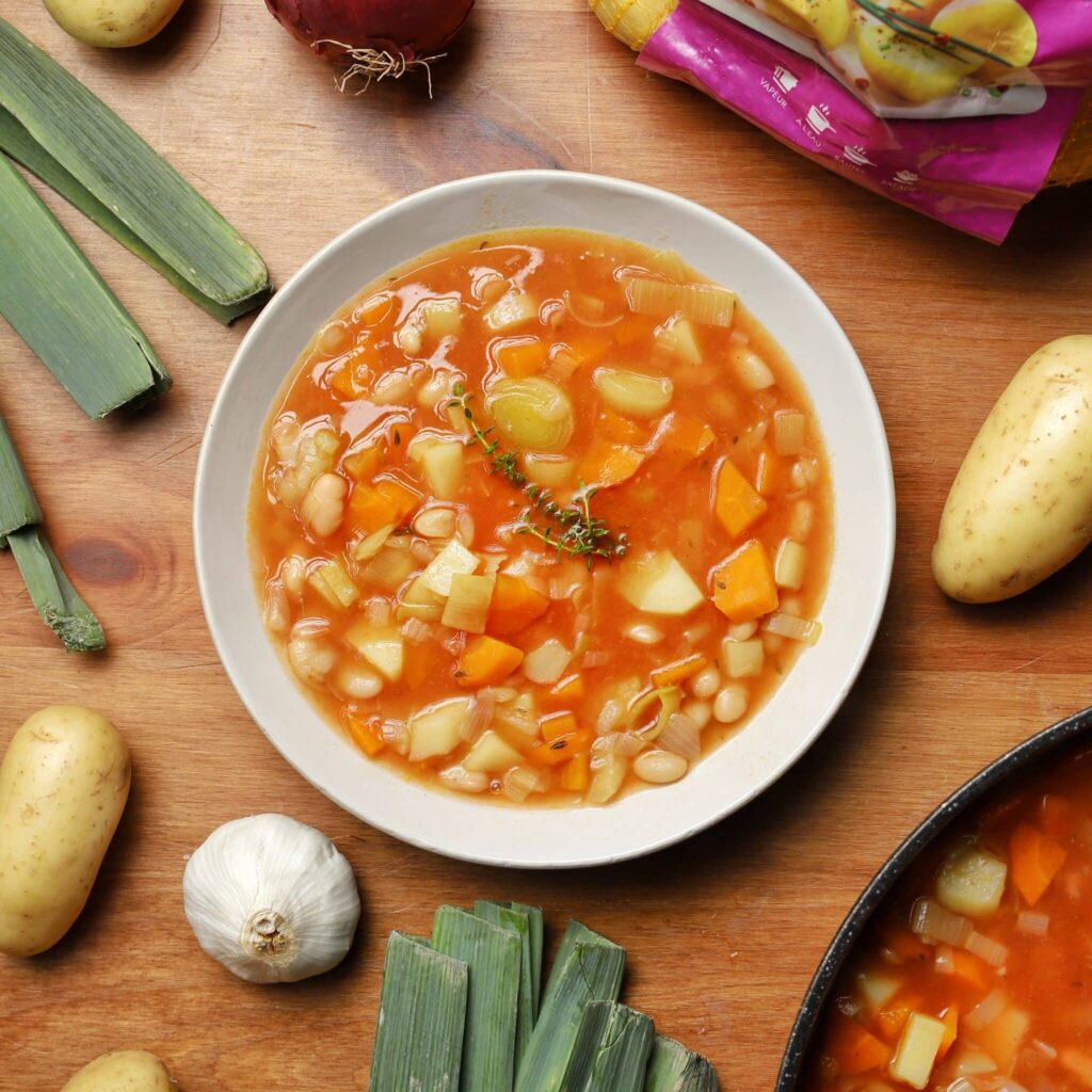 Minestrone : pommes de terre, carotte, poireau, tomate, haricots blancs