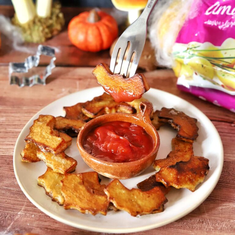 Pommes de terre en forme de chauves-souris pour Halloween